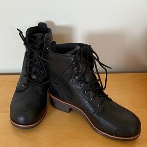Worx by Red Wing Shoes Size 8W Work Boots (Oil & Slip Resistant)